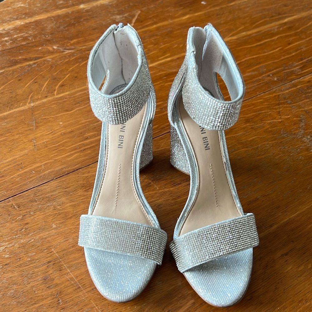 Ronilynn Bling Jewel Rhinestone Dress Shoes silver Size 7.5 women 4” heel